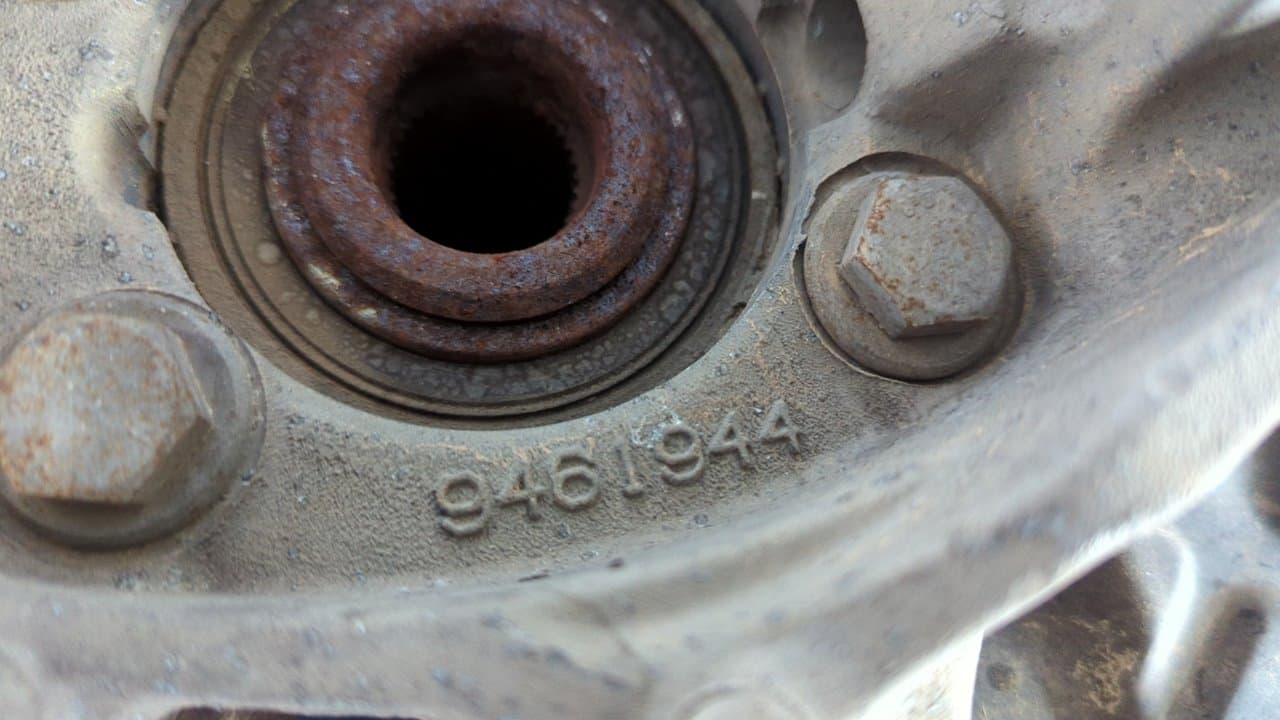 Recambio de MANGUETA DELANTERA DERECHA para VOLVO XC70 2.4 Diesel CAT D5244T14 referencia OEM IAM   9461944 - GRIS VERDE 5