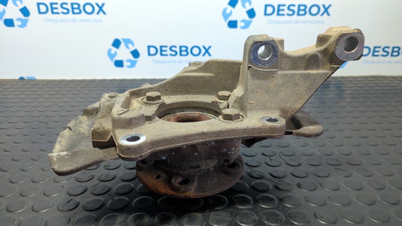 Recambio de MANGUETA DELANTERA IZQUIERDA para VOLVO XC70 2.4 Diesel CAT D5244T14 referencia OEM IAM 9461943 - GRIS VERDE 5