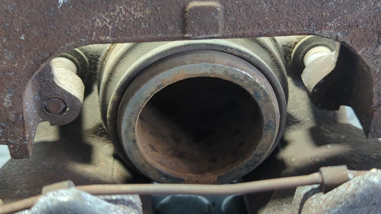 Recambio de PINZA DE FRENO DELANTERA IZQUIERDA para VOLVO XC70 2.4 Diesel CAT D5244T14 referencia OEM IAM 829 G320 - GRIS VERDE 7