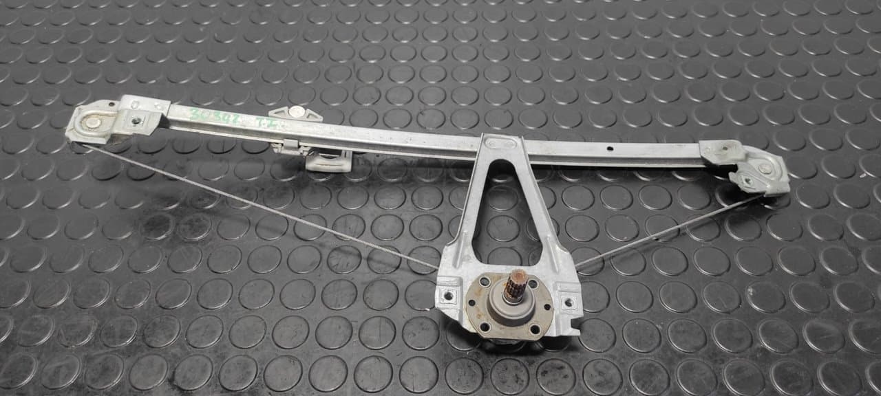 Recambio de ELEVALUNAS TRASERO IZQUIERDO para MERCEDES-BENZ CLASE C (W201) BERLINA E 190 (201.024) M102962 referencia OEM IAM   - BLANCO