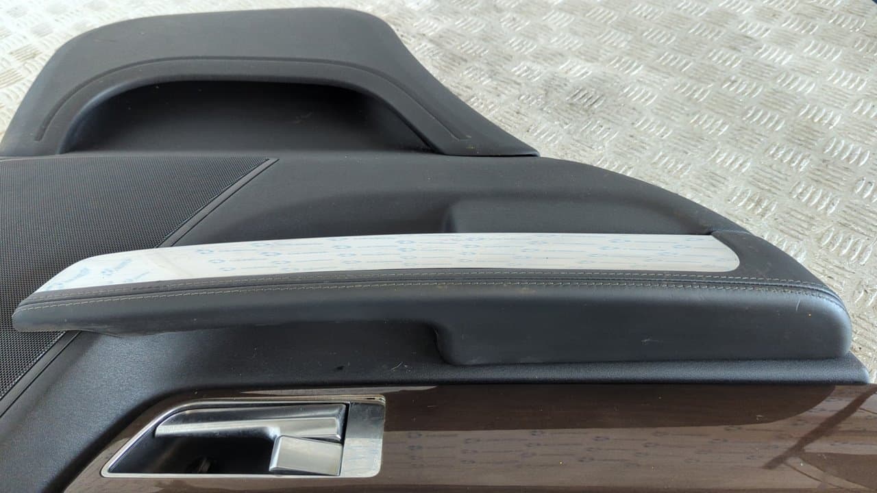 Recambio de GUARNECIDO PUERTA TRASERA IZQUIERDA para LAND ROVER RANGE ROVER SPORT 306DT referencia OEM IAM AH3225569AAW - BLANCO 2