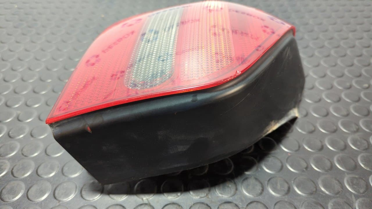 Recambio de PILOTO TRASERO IZQUIERDO para AUDI A3 (8L) 1.6 Ambiente AEH referencia OEM IAM 8L0945257 - ROJO 4