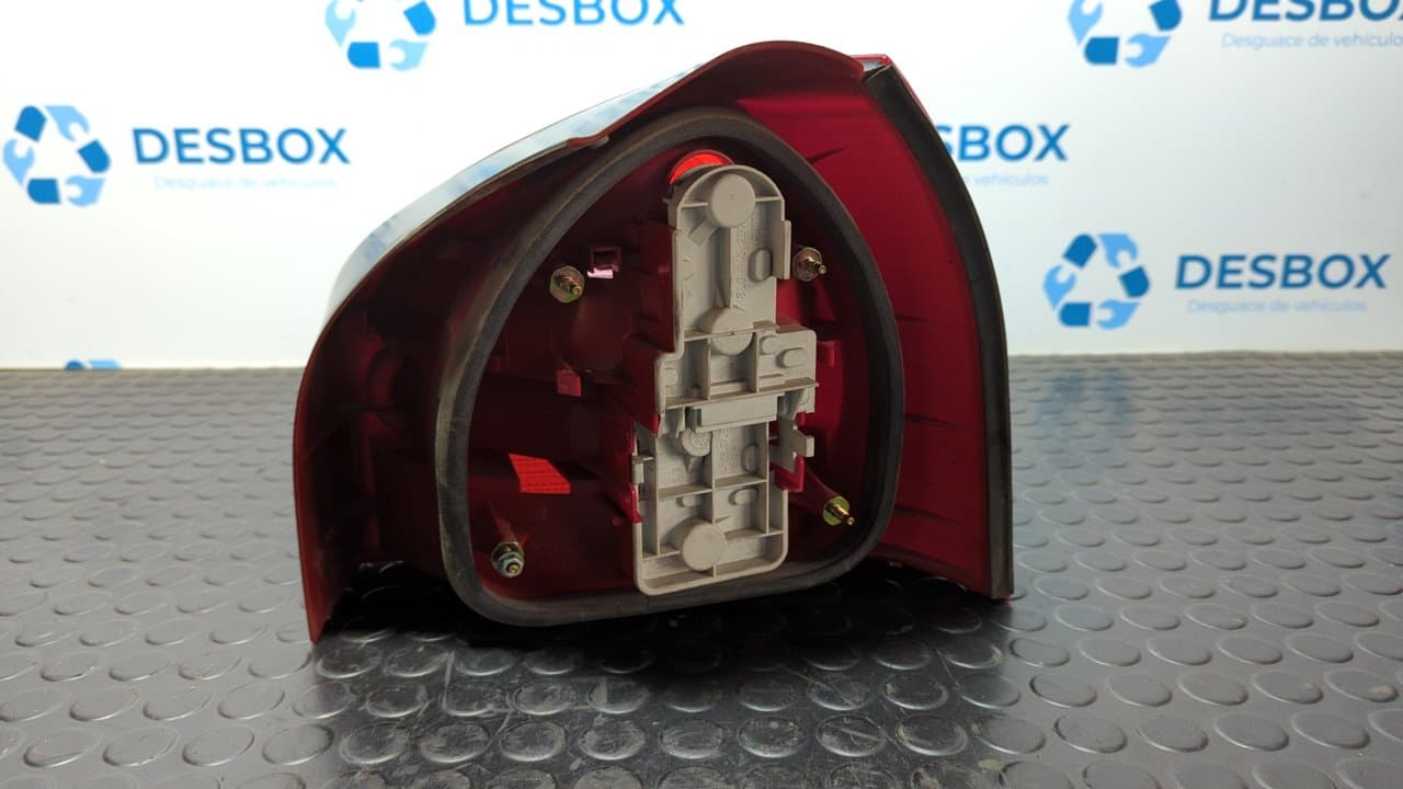 Recambio de PILOTO TRASERO IZQUIERDO para AUDI A3 (8L) 1.6 Ambiente AEH referencia OEM IAM 8L0945257 - ROJO 8