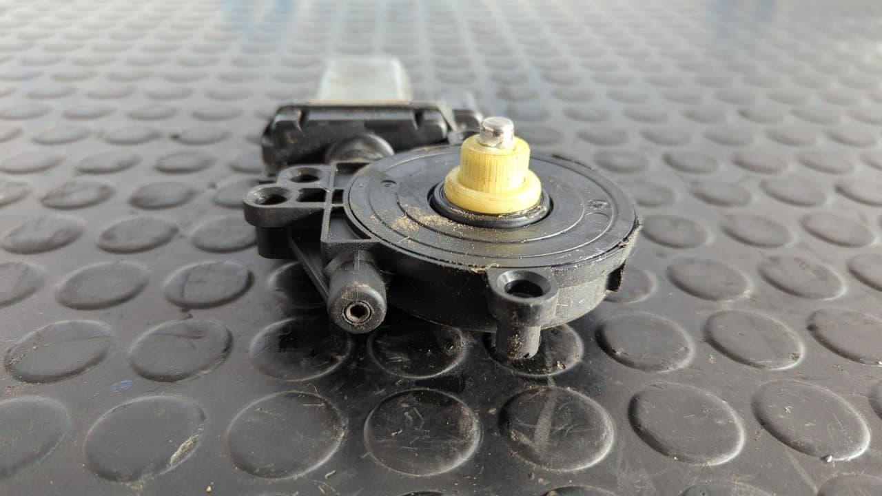 Recambio de MOTOR ELEVALUNAS DELANTERO DERECHO para PEUGEOT EXPERT KASTEN KOMFORT Confort acristalato Largo RHWDW10ATED4 referencia OEM IAM D334601 - PLATA 5