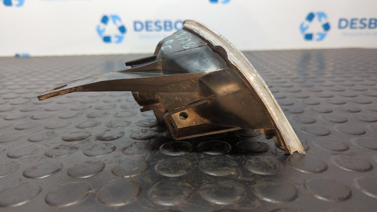 Recambio de PILOTO DELANTERO IZQUIERDO para BMW SERIE 5 BERLINA (E34) 520i (110kW) M50B206S1 referencia OEM IAM 084441501 - BLANCO 4
