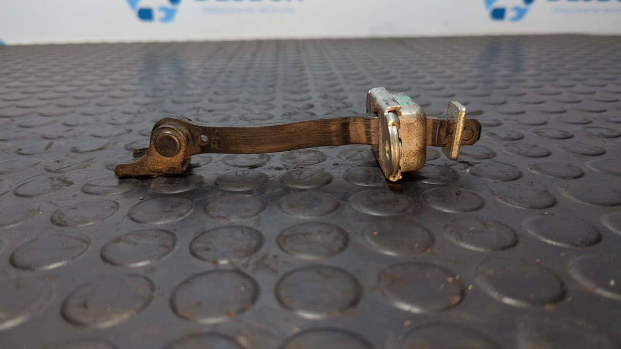 Recambio de RETENEDOR PUERTA IZQUIERDA  para NISSAN QASHQAI (J10) Acenta K9K - GRANATE 2