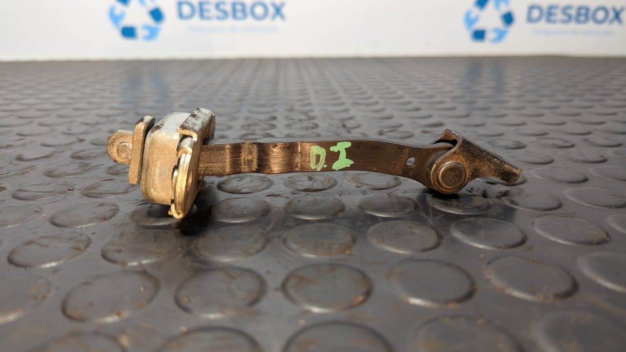 Recambio de RETENEDOR PUERTA IZQUIERDA  para NISSAN QASHQAI (J10) Acenta K9K - GRANATE