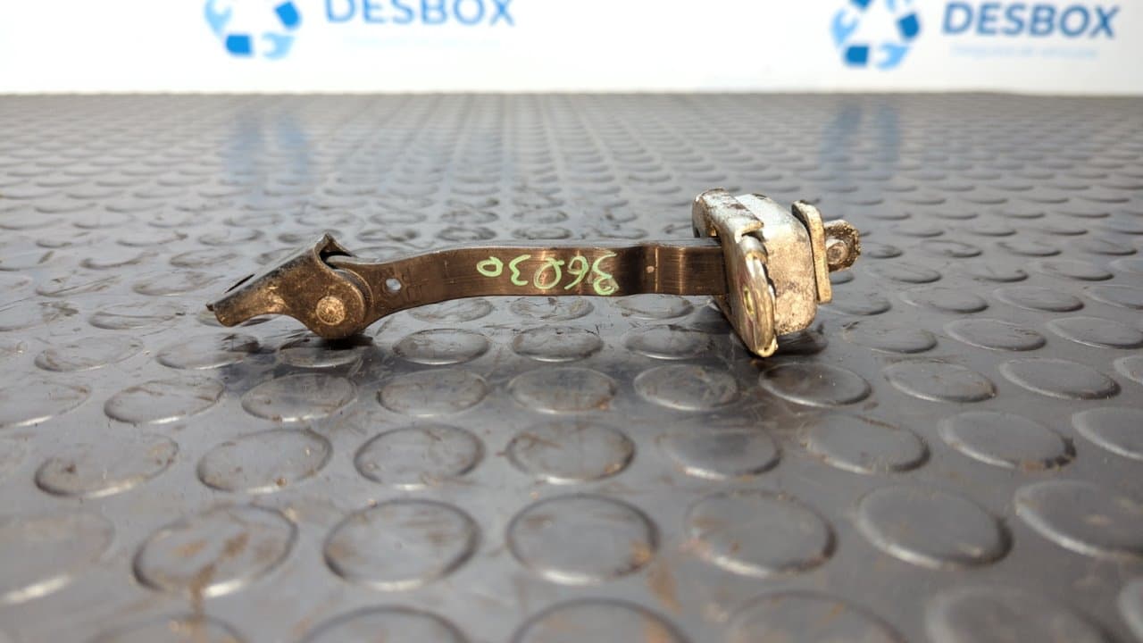 Recambio de RETENEDOR PUERTA IZQUIERDA  para NISSAN QASHQAI (J10) Acenta K9K - GRANATE 4