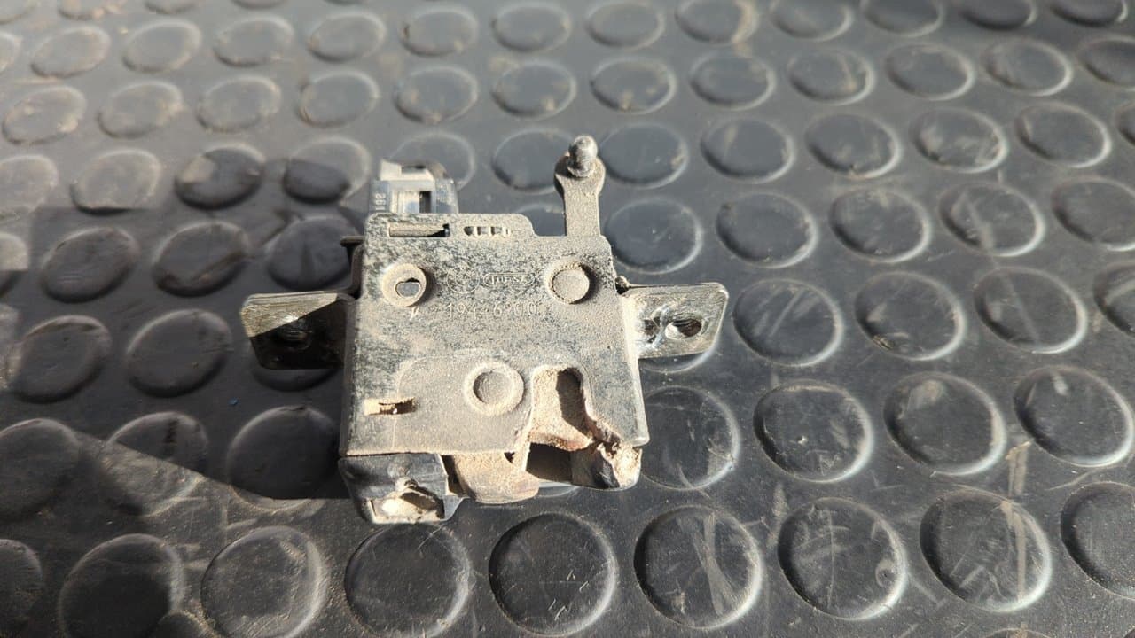 Recambio de CERRADURA MALETERO / PORTON para BMW SERIE 5 BERLINA (E39) referencia OEM IAM 19446900