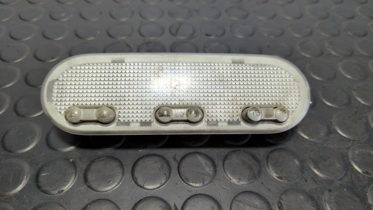 Recambio de LUZ INTERIOR para NISSAN QASHQAI (J10) Acenta K9K referencia OEM IAM 8200073234 - GRANATE