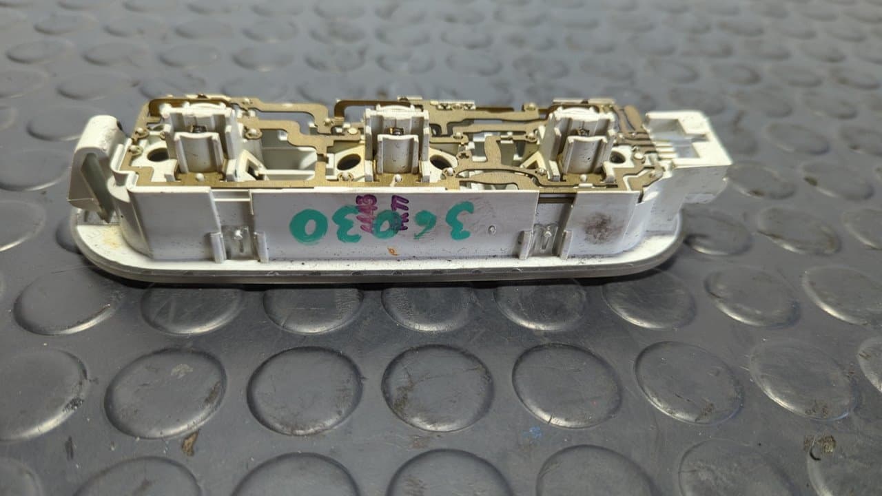 Recambio de LUZ INTERIOR para NISSAN QASHQAI (J10) Acenta K9K referencia OEM IAM 8200073234 - GRANATE 4