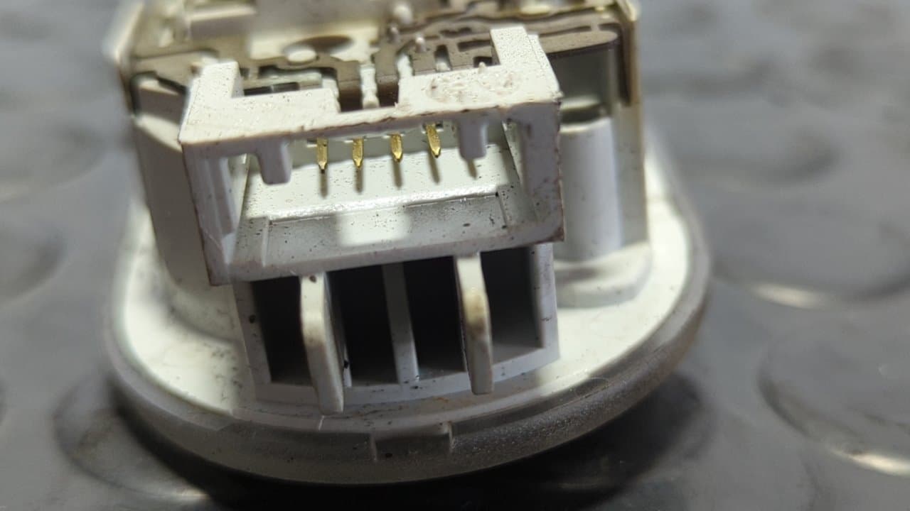 Recambio de LUZ INTERIOR para NISSAN QASHQAI (J10) Acenta K9K referencia OEM IAM 8200073234 - GRANATE 6