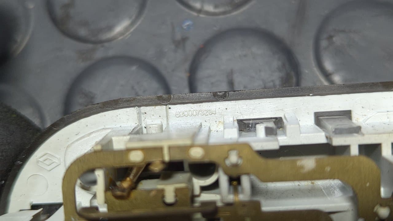 Recambio de LUZ INTERIOR para NISSAN QASHQAI (J10) Acenta K9K referencia OEM IAM 8200073234 - GRANATE 3