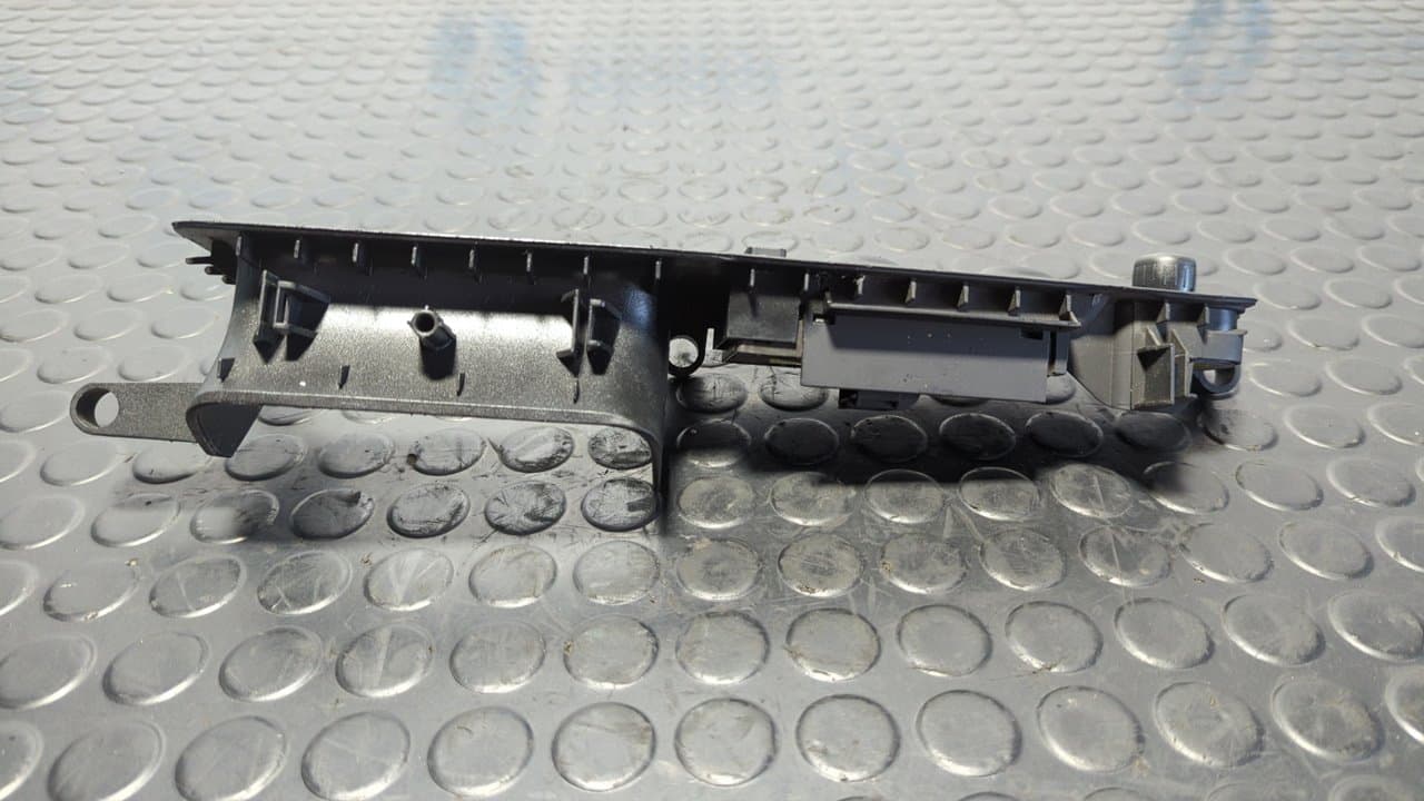 Recambio de MANDO ELEVALUNAS DELANTERO IZQUIERDO para AUDI A4 AVANT (8E) 2.0 TDI Quattro (DPF) BRE referencia OEM IAM 8E1867171B - BLANCO 5