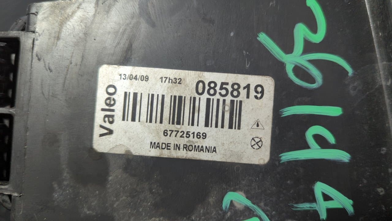 Recambio de FARO DERECHO para VOLKSWAGEN CADDY KA/KB (9K9) Family 1Y referencia OEM IAM 67725169 - BLANCO 9