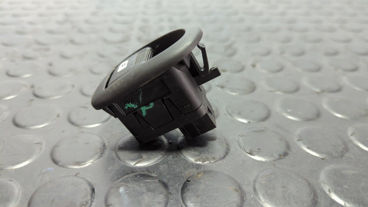 Recambio de MANDO ELEVALUNAS DELANTERO DERECHO para CITROEN C2 by Loeb 8HZ referencia OEM IAM 96401469XT - GRIS 6