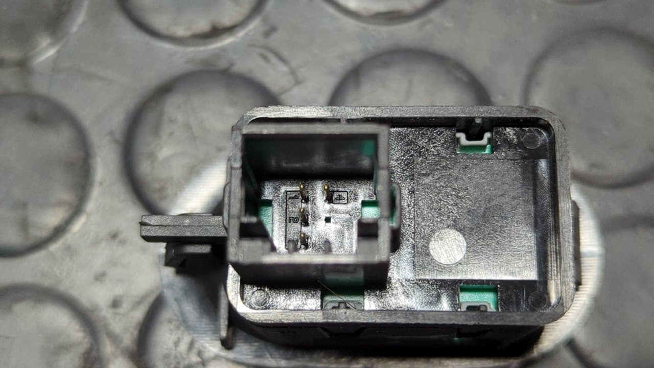 Recambio de MANDO ELEVALUNAS DELANTERO DERECHO para CITROEN C2 by Loeb 8HZ referencia OEM IAM 96401469XT - GRIS 4