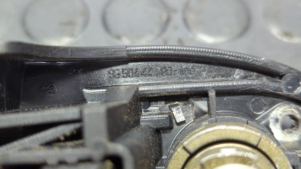 Recambio de MANETA DELANTERA IZQUIERDA para CITROEN C2 by Loeb 8HZ referencia OEM IAM 9650444480 - GRIS 3
