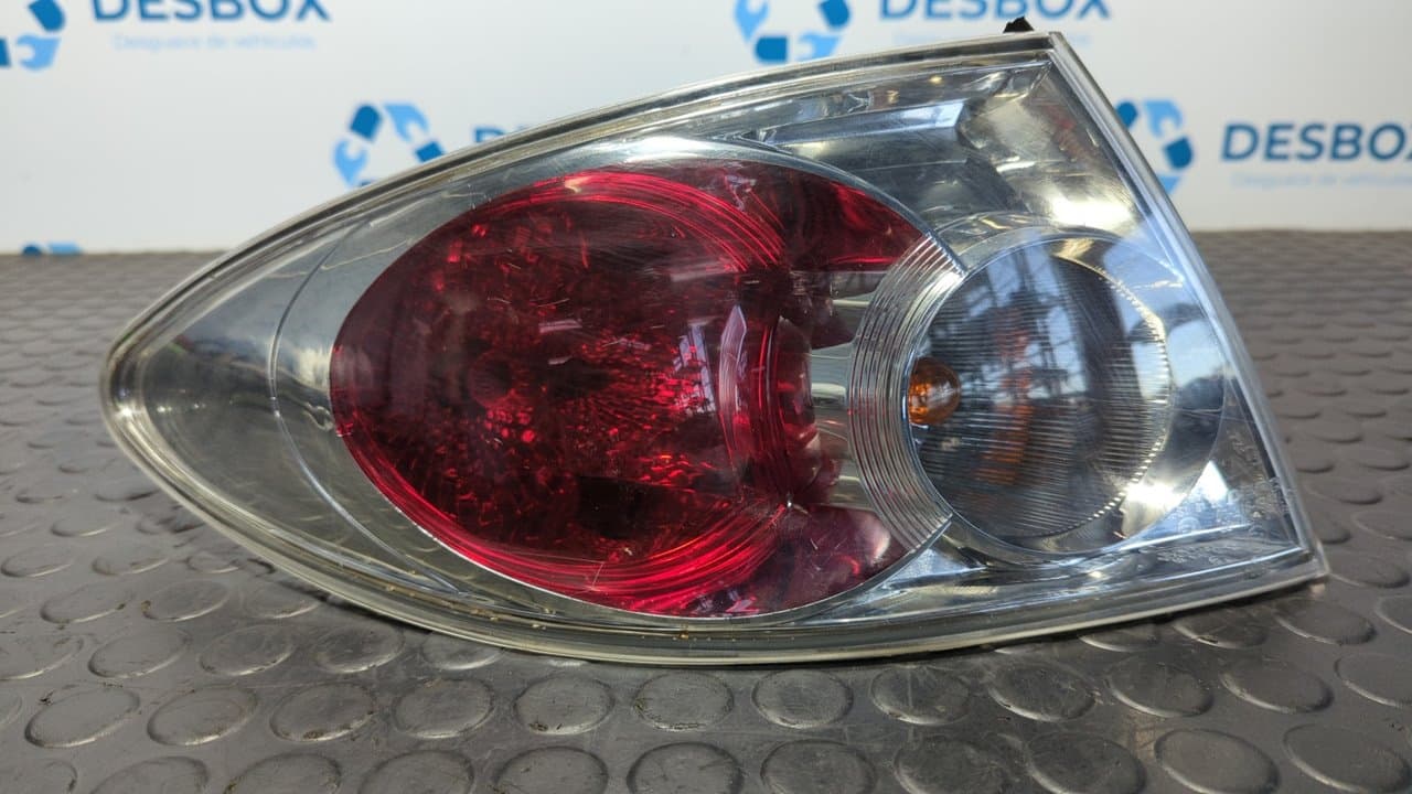 Recambio de PILOTO TRASERO IZQUIERDO para MAZDA 6 BERLINA (GG) 2.0 CRTD 136 Active (4-ptas.) RF5C referencia OEM IAM 082161954L - AZUL