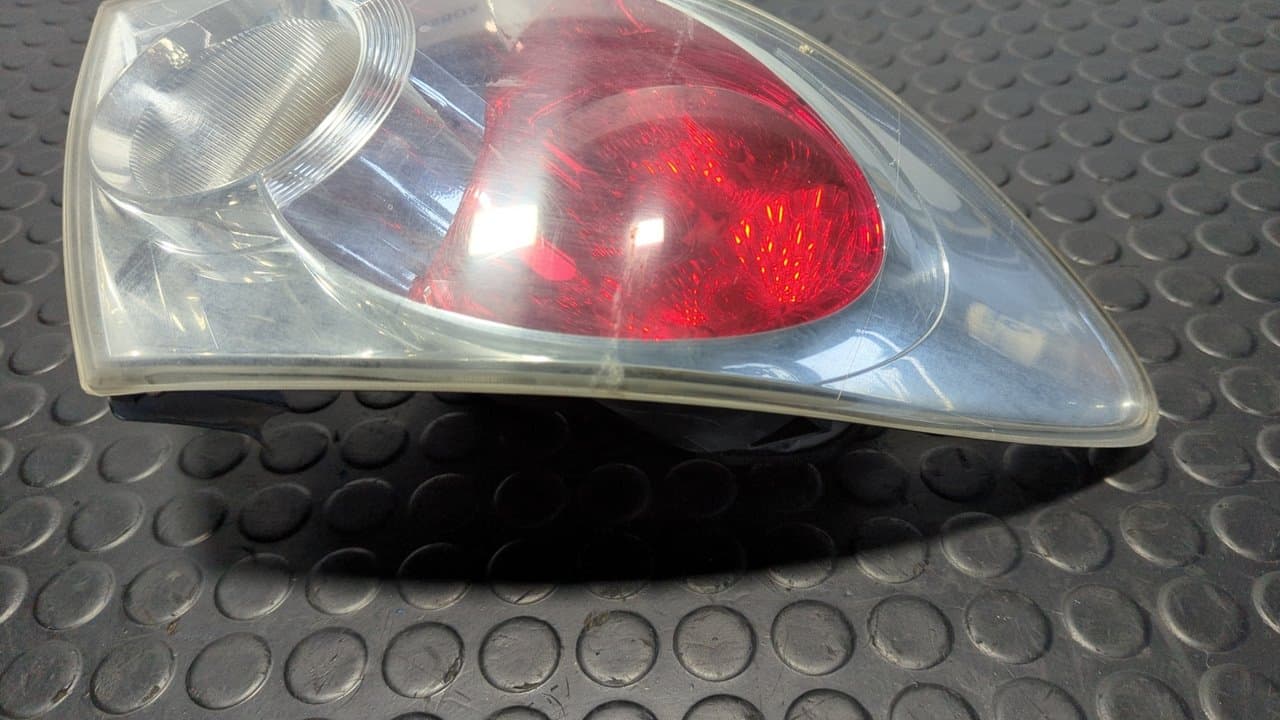 Recambio de PILOTO TRASERO IZQUIERDO para MAZDA 6 BERLINA (GG) 1.8 Active (4-ptas.) L813 referencia OEM IAM 22061971 - GRIS PLATA 3