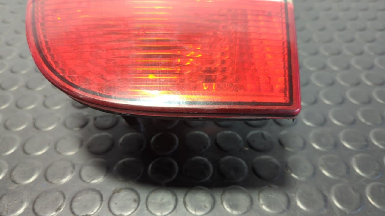 Recambio de PILOTO PORTON DERECHO para SEAT LEON (1M1) 1.9 TDI ASZ referencia OEM IAM 1M6945092B - NEGRO 4