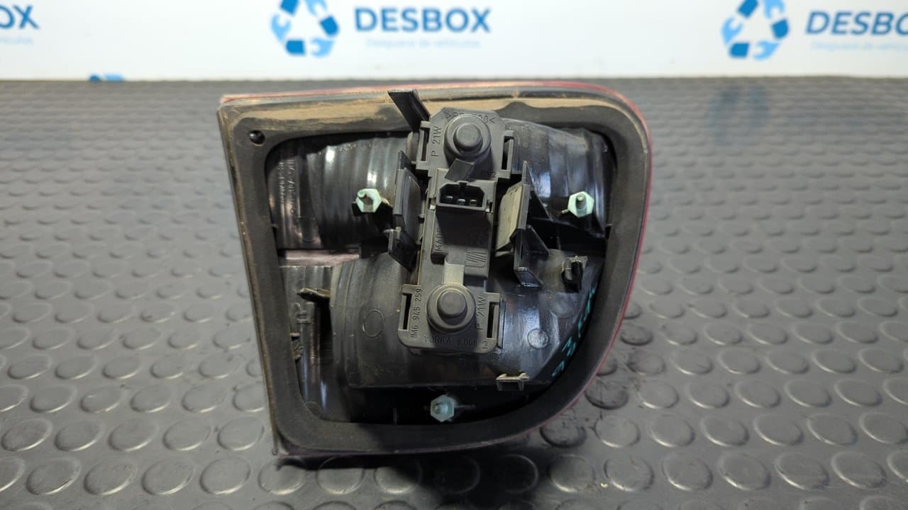 Recambio de PILOTO PORTON DERECHO para SEAT LEON (1M1) 1.9 TDI ASZ referencia OEM IAM 1M6945092B - NEGRO 8