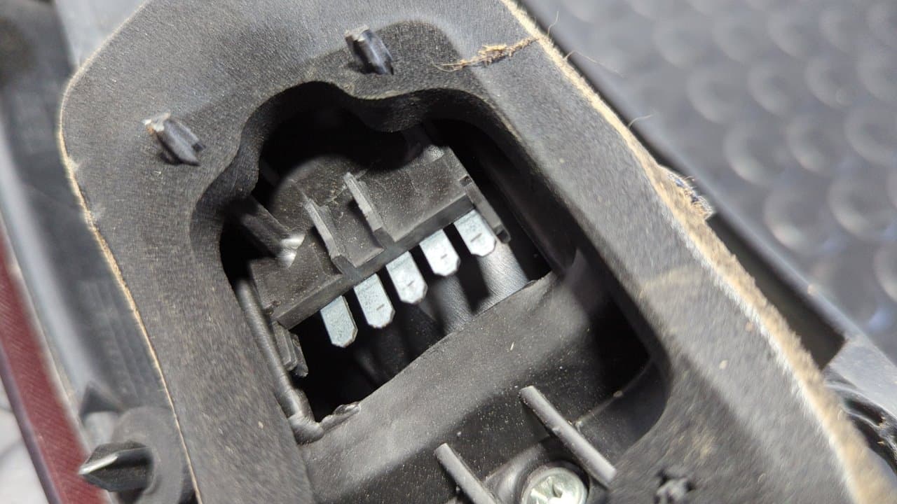 Recambio de PILOTO TRASERO DERECHO para OPEL CORSA C 1.4 16V Z14XE referencia OEM IAM 09114337 - AZULL 3