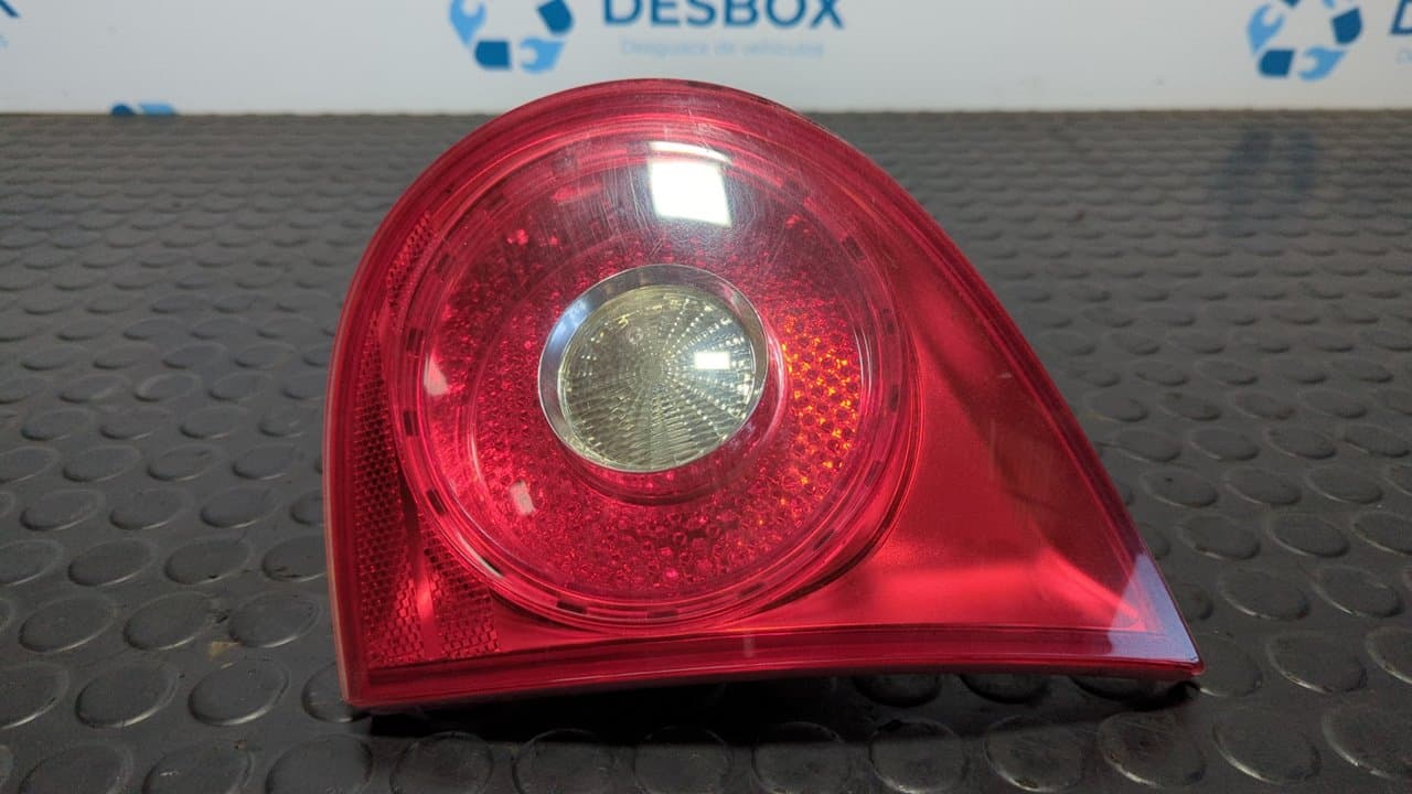 Recambio de PILOTO PORTON DERECHO para VOLKSWAGEN GOLF V BERLINA (1K1) Highline BKC referencia OEM IAM 1K6945094E - NEGRO