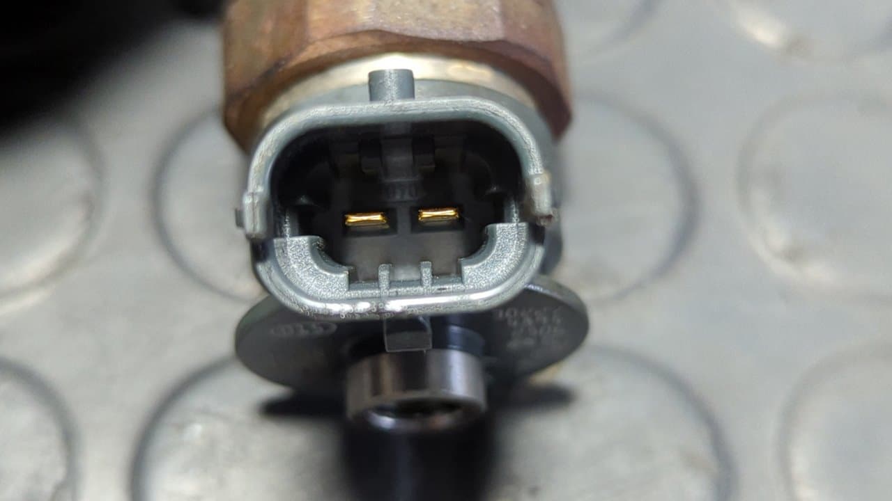 Recambio de INYECTOR para PEUGEOT 208 1.4 8HP referencia OEM IAM 0445110339 3