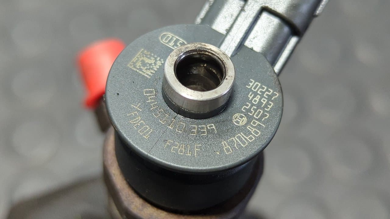Recambio de INYECTOR para PEUGEOT 208 1.4 8HP referencia OEM IAM 0445110339 2
