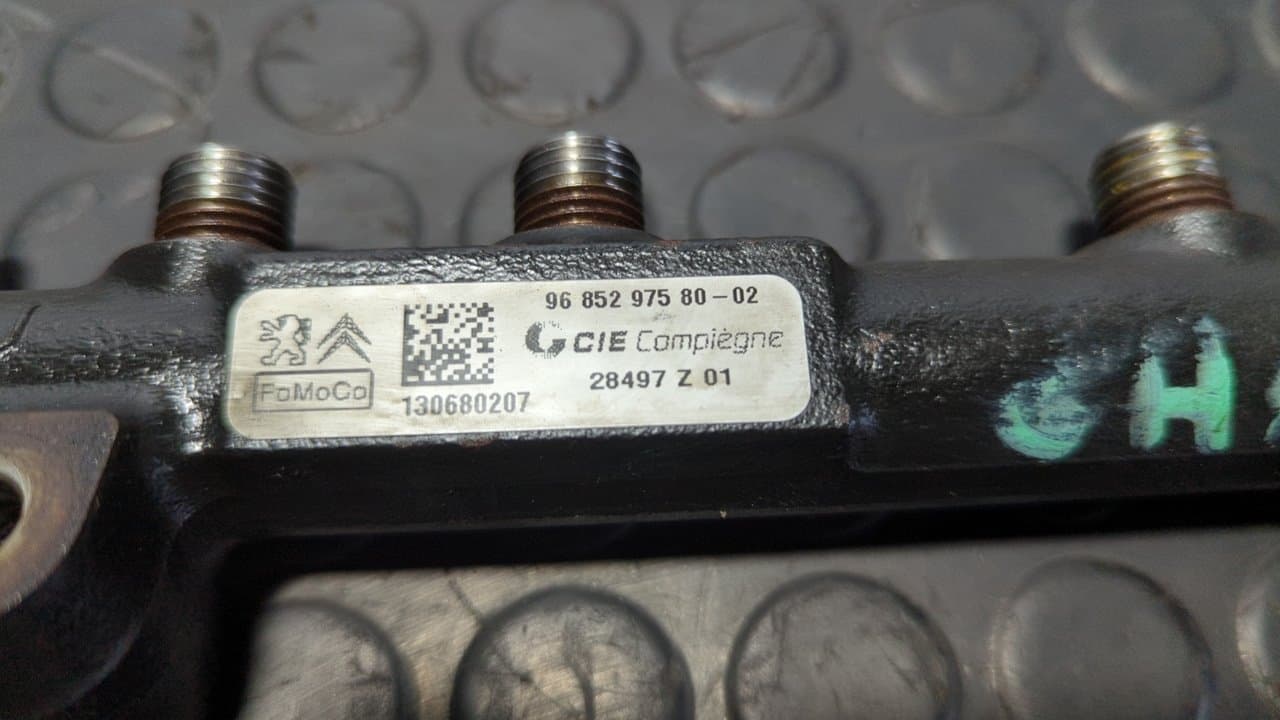 Recambio de RAMPA INYECTORA para PEUGEOT 208 1.4 8HP referencia OEM IAM 9685297580 3