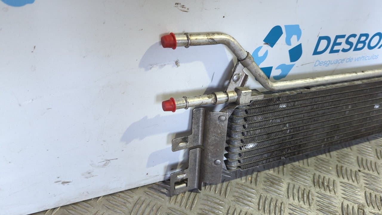 Recambio de RADIADOR ACEITE para FORD KUGA (CBS) TXDA referencia OEM IAM AV417A095AA - BLANCO 4