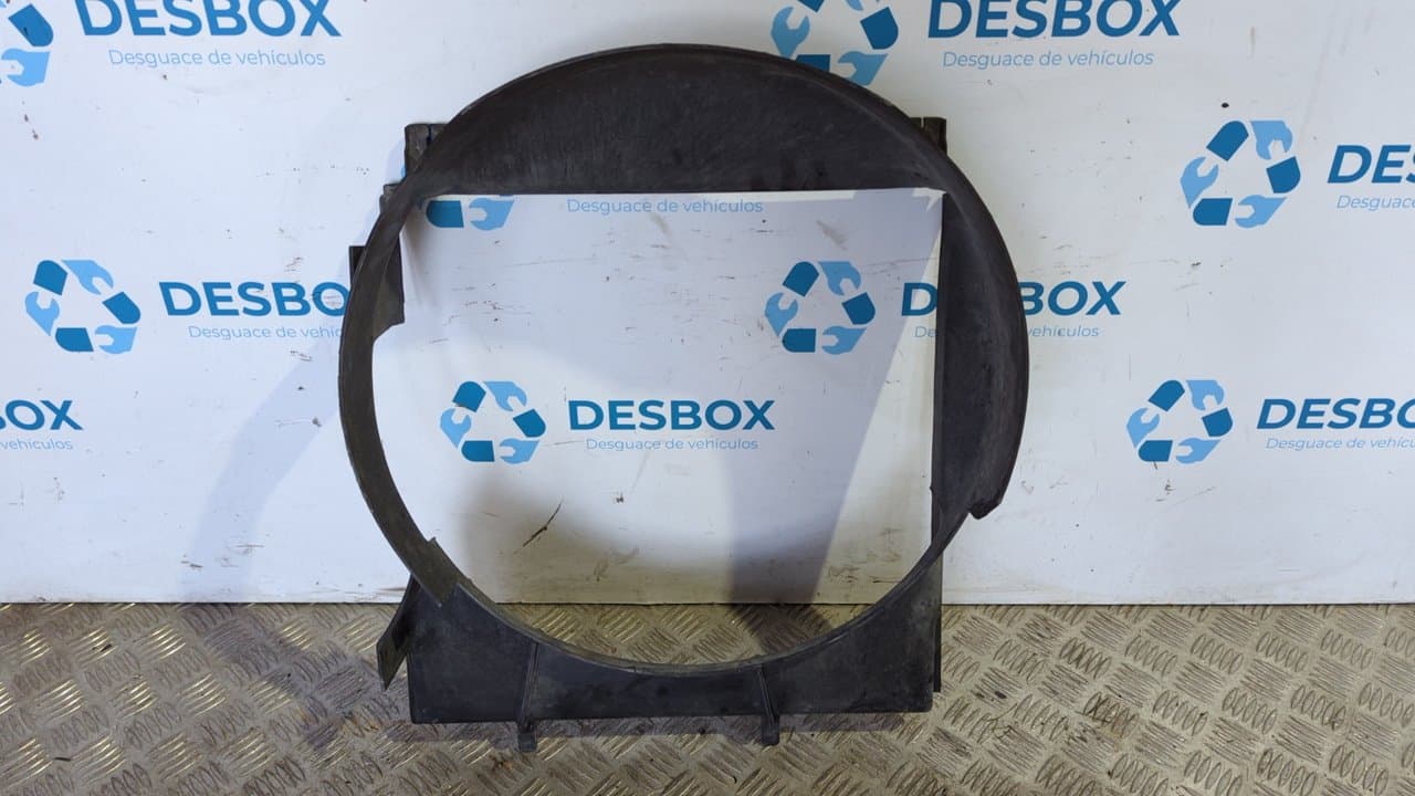 Recambio de CALANDRA DELANTERA DE RADIADOR para SSANGYONG MUSSO 2.9 D OM662 referencia OEM IAM 2165105030 - ROJO