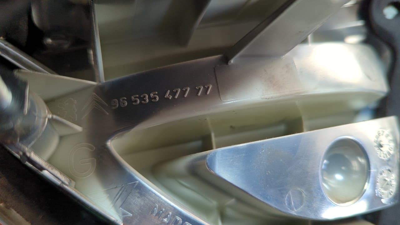 Recambio de PILOTO PORTON IZQUIERDO para CITROEN C4 PICASSO Exclusive 9HZ referencia OEM IAM 9653547777 - GRIS 4