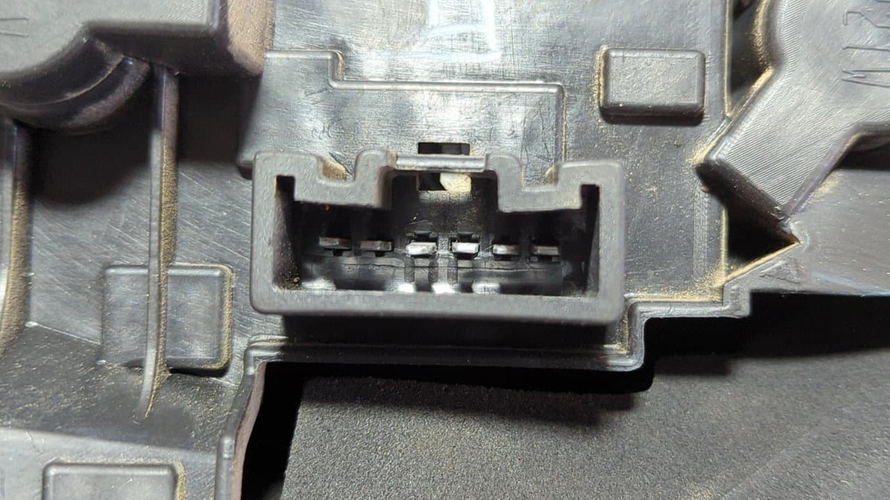 Recambio de PILOTO TRASERO IZQUIERDO para TOYOTA COROLLA (E12) 2.0 D-CAT 1CDFTV referencia OEM IAM 0251 - GRIS 8