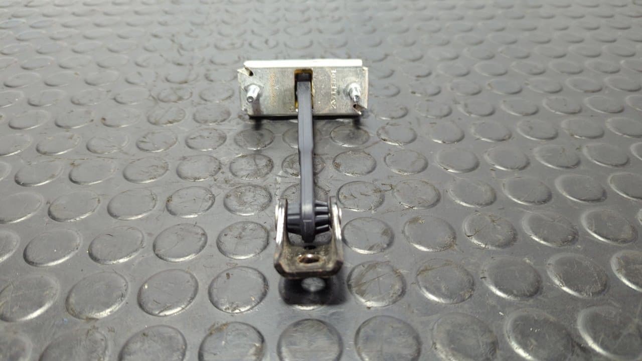 Recambio de RETENEDOR PUERTA IZQUIERDA  para FORD KUGA (CBS) Titanium S TXDA referencia OEM IAM 3M51R23500AJ - BLANCO 7