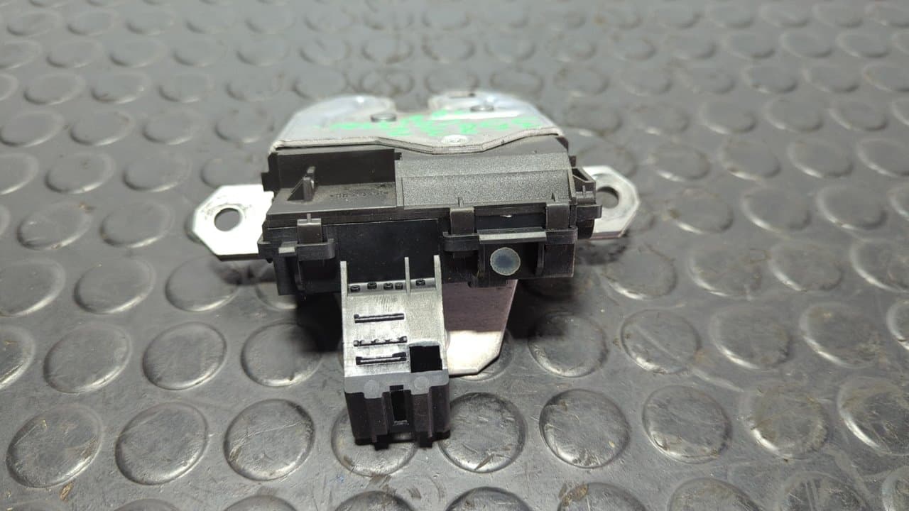 Recambio de CERRADURA MALETERO / PORTON para FORD KUGA (CBS) Titanium S TXDA referencia OEM IAM 8Y41S442A66AF - BLANCO 4