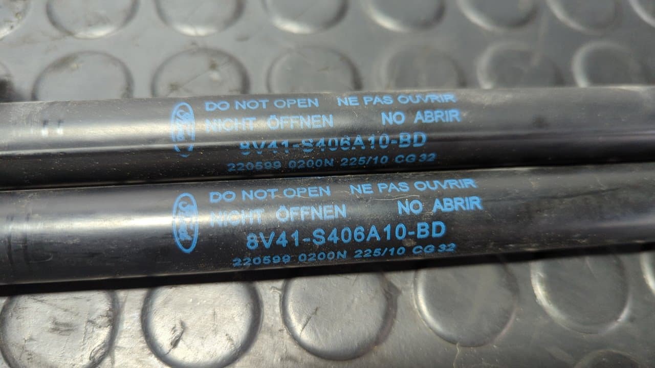 Recambio de AMORTIGUADORES MALETERO / PORTON para FORD KUGA (CBS) Titanium S TXDA referencia OEM IAM 8V41S406A10BD - BLANCO 2