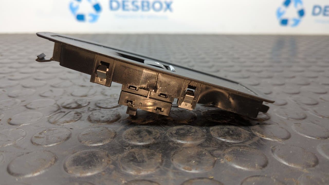 Recambio de MANDO ELEVALUNAS DELANTERO DERECHO para BMW SERIE 3 LIM. (F30) 318d Advantage B47D20A referencia OEM IAM 920810702 - NEGRO 6