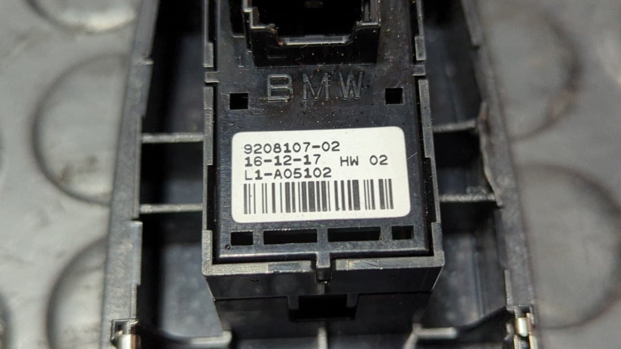 Recambio de MANDO ELEVALUNAS DELANTERO DERECHO para BMW SERIE 3 LIM. (F30) 318d Advantage B47D20A referencia OEM IAM 920810702 - NEGRO 2