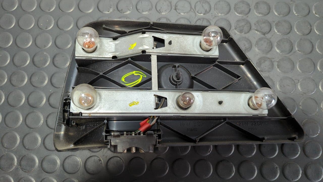 Recambio de PILOTO TRASERO IZQUIERDO para MERCEDES-BENZ CLASE E (W124) BERLINA 3.0 Diesel 603912 referencia OEM IAM 163023 - AZUL 9