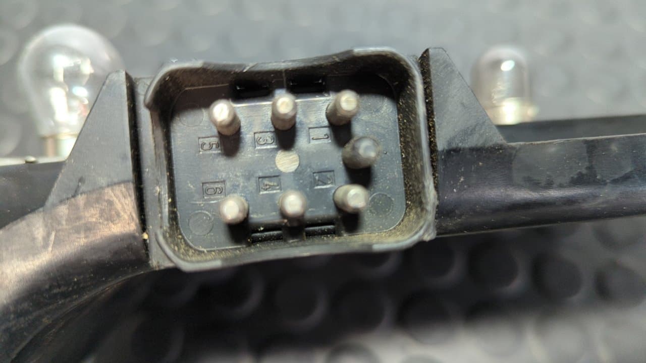Recambio de PILOTO TRASERO IZQUIERDO para MERCEDES-BENZ CLASE E (W124) BERLINA 3.0 Diesel 603912 referencia OEM IAM 163023 - AZUL 3