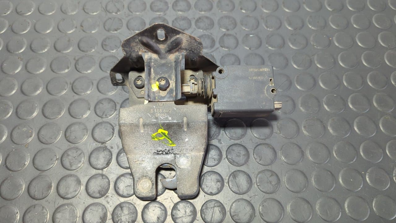 Recambio de CERRADURA MALETERO / PORTON para BMW SERIE 5 TOURING (E39) referencia OEM IAM 8168892