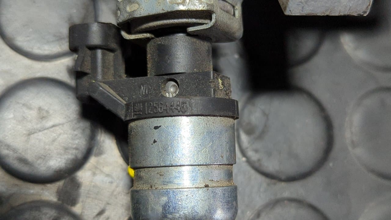 Recambio de RAMPA INYECTORA para OPEL VECTRA C BERLINA 2.2 16V CAT (Z 22 SE) referencia OEM IAM 12574825 2