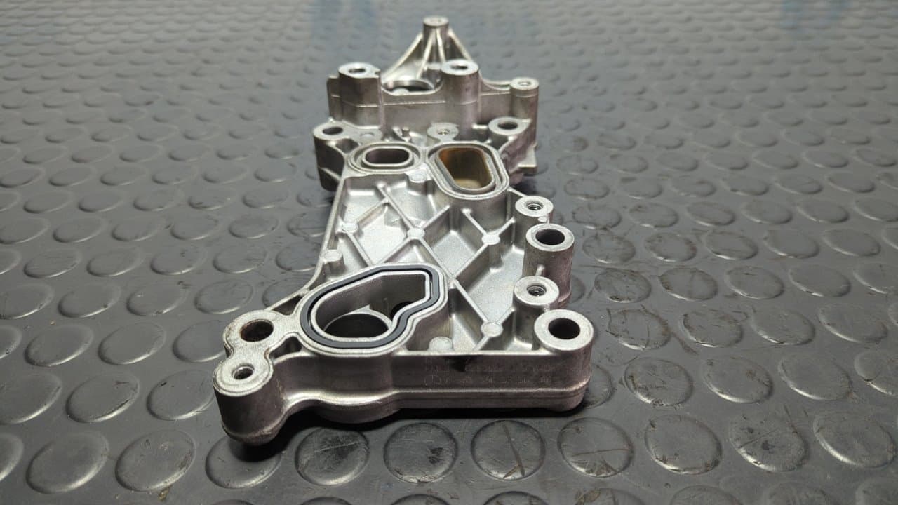 Recambio de SOPORTE FILTRO ACEITE para MERCEDES-BENZ CLASE E (W212) FAMILIAR 200 CDI BlueEfficiency (212.205) OM651925 referencia OEM IAM 70362380 - VERDE 4