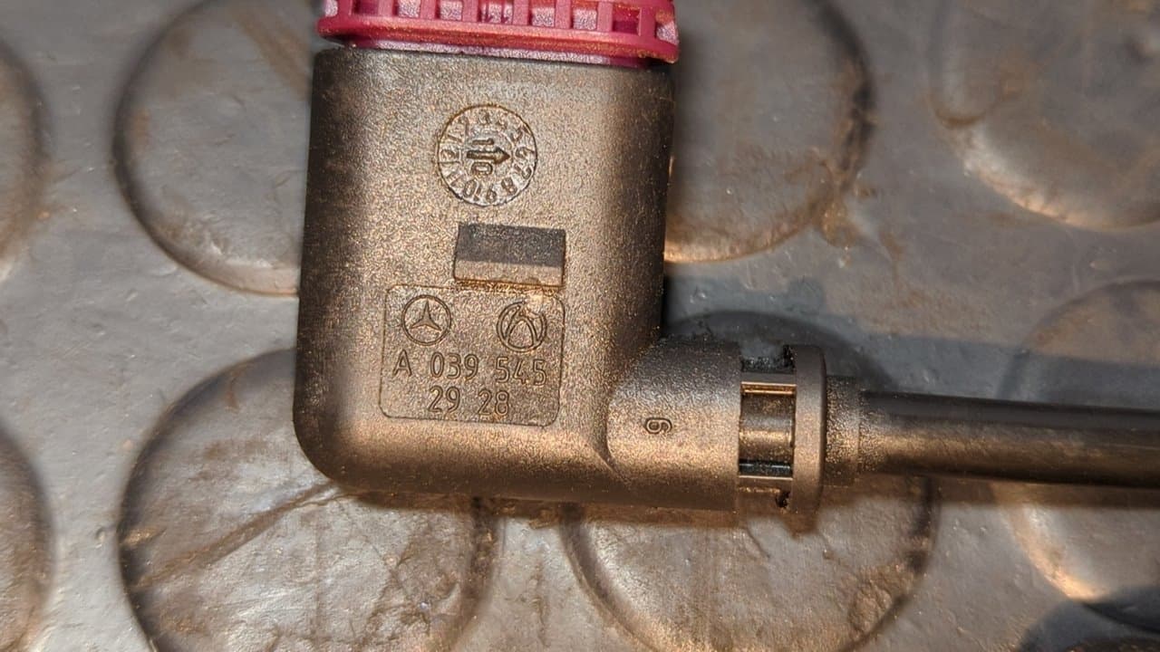Recambio de SENSOR ABS TRASERO IZQUIERDO para MERCEDES-BENZ CLASE E (W212) FAMILIAR 200 CDI BlueEfficiency (212.205) OM651925 referencia OEM IAM A0395452928 - VERDE 3