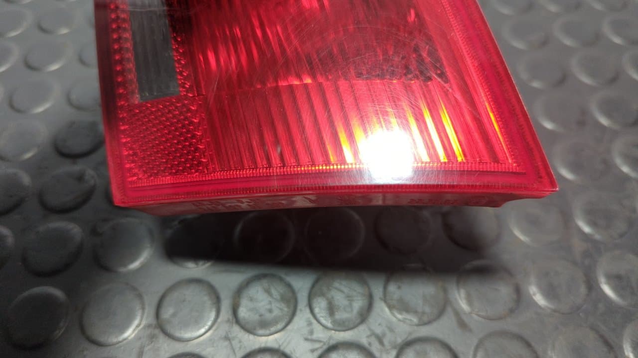 Recambio de PILOTO PORTON DERECHO para AUDI A3 SPORTBACK (8P) 2.0 FSI Ambiente BLR referencia OEM IAM 8P4945258A - NEGRO 6