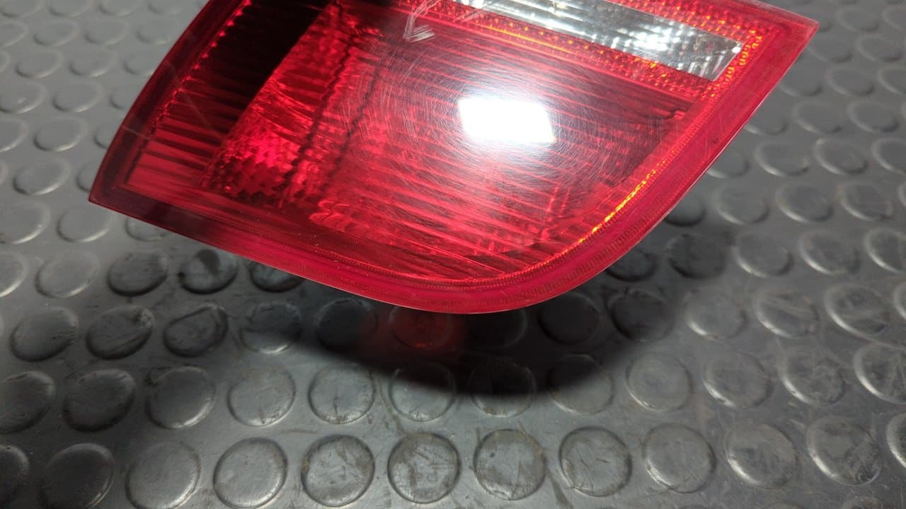 Recambio de PILOTO PORTON DERECHO para AUDI A3 SPORTBACK (8P) 2.0 FSI Ambiente BLR referencia OEM IAM 8P4945258A - NEGRO 2