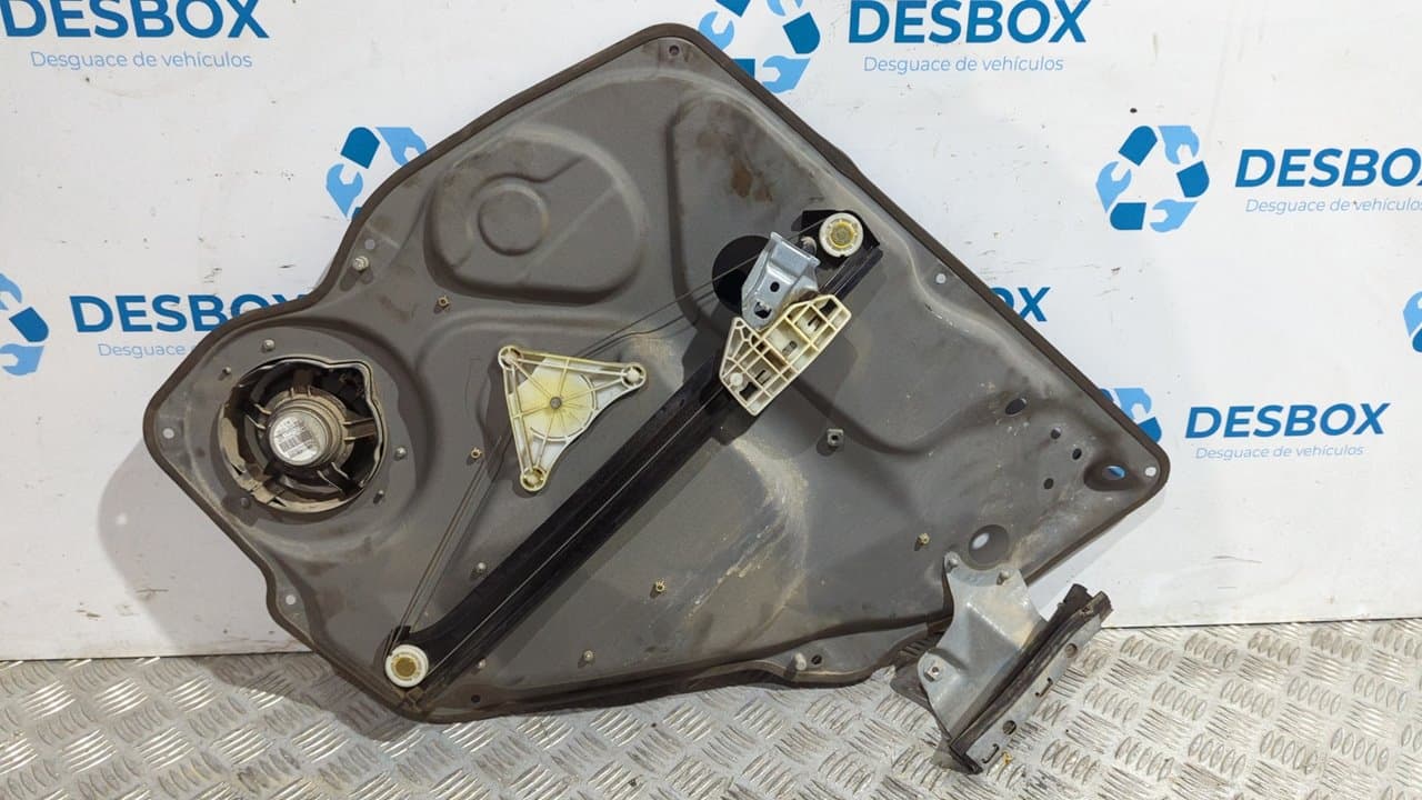 Recambio de ELEVALUNAS TRASERO IZQUIERDO para MERCEDES-BENZ CLASE A (W169) A 170  A-Edition M266940 referencia OEM IAM A1697301379 - NEGRO