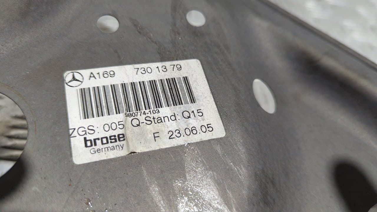 Recambio de ELEVALUNAS TRASERO IZQUIERDO para MERCEDES-BENZ CLASE A (W169) A 170  A-Edition M266940 referencia OEM IAM A1697301379 - NEGRO 8